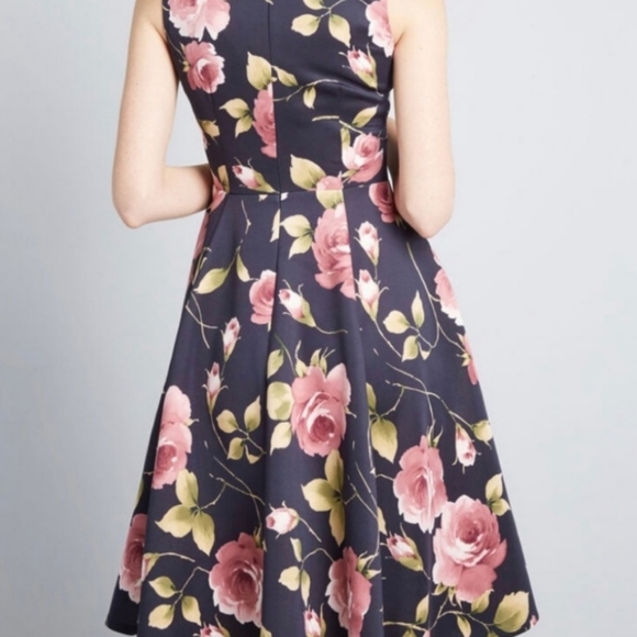 Modcloth Ixia Navy Rose Floral Swing Dress, size Small, NWT - Picture 5 of 5